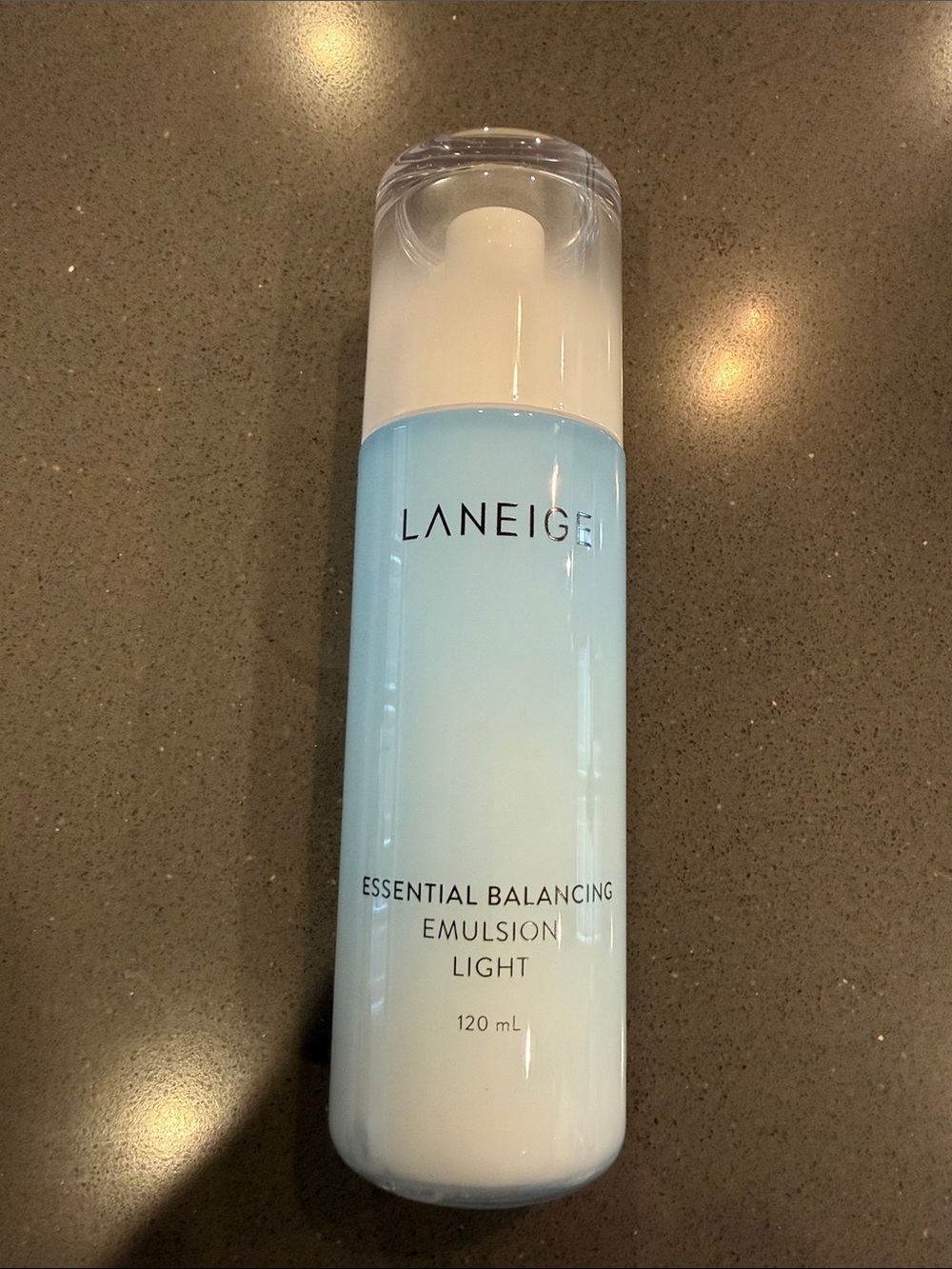 LANEIGE Light Blue & White Essential Balancing Emulsion Light